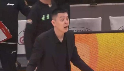 MK体育app下载-真被坑惨了！辽篮还不放弃，带着他奔赴客场，杨鸣还能忍多久？