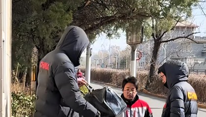 男篮启程日本！徐杰、庞峥麟、曾凡博未出现，郭振明随队！
