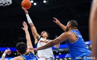 MK体育官方网站-狂轰64分17板11助！奎因这两战杀红眼：广东下赛季该提前续约他