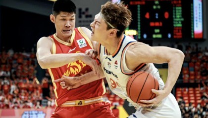 MK体育官方入口-随着上海男篮不敌浙江广厦，大比分扳成3-1，胡金秋高效发挥，孙铭徽遭弃用，上海男篮古德温低迷
